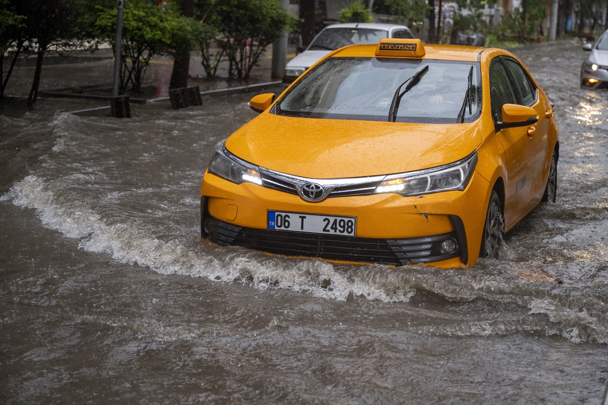 Ankara'yı sel aldı