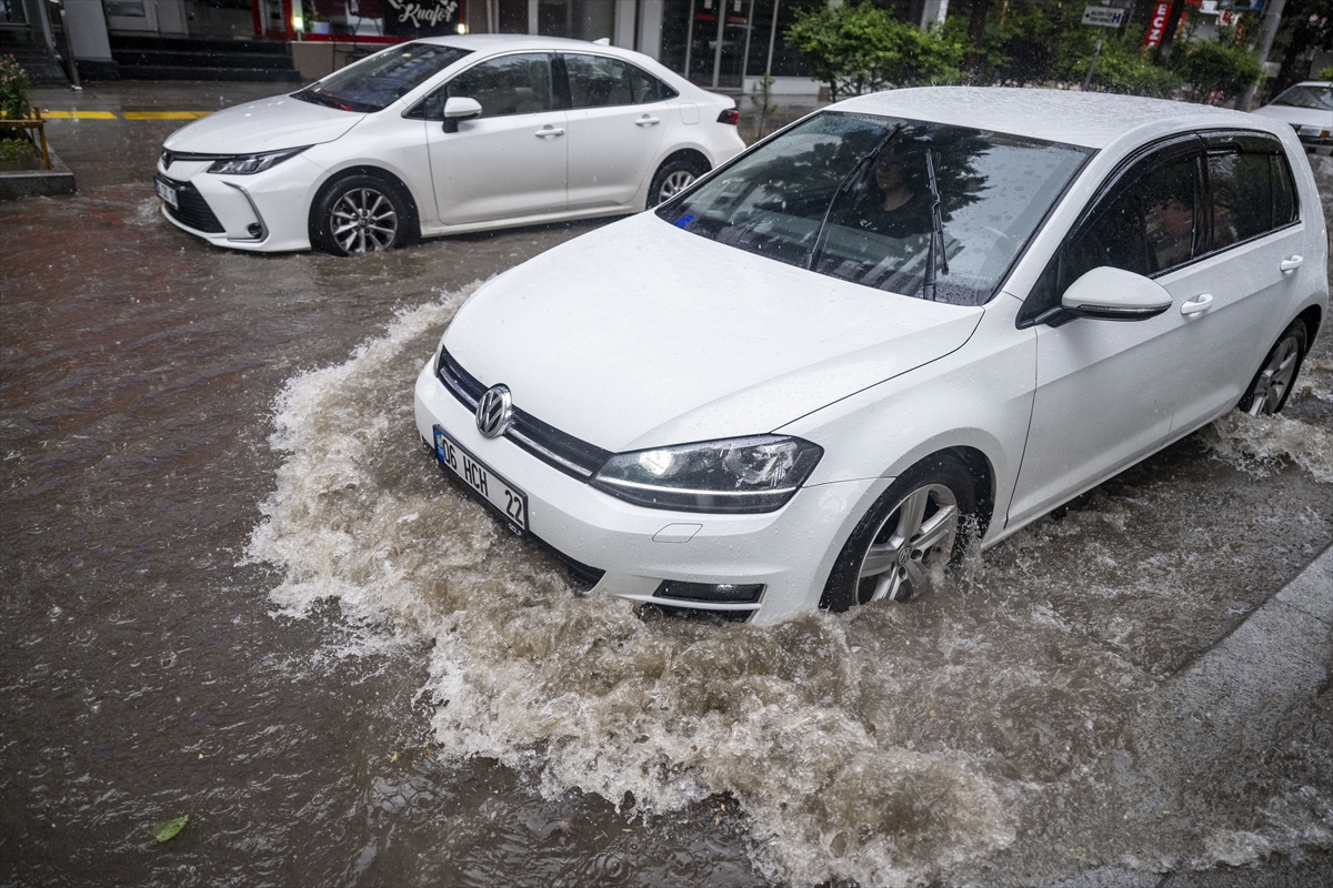 Ankara'yı sel aldı