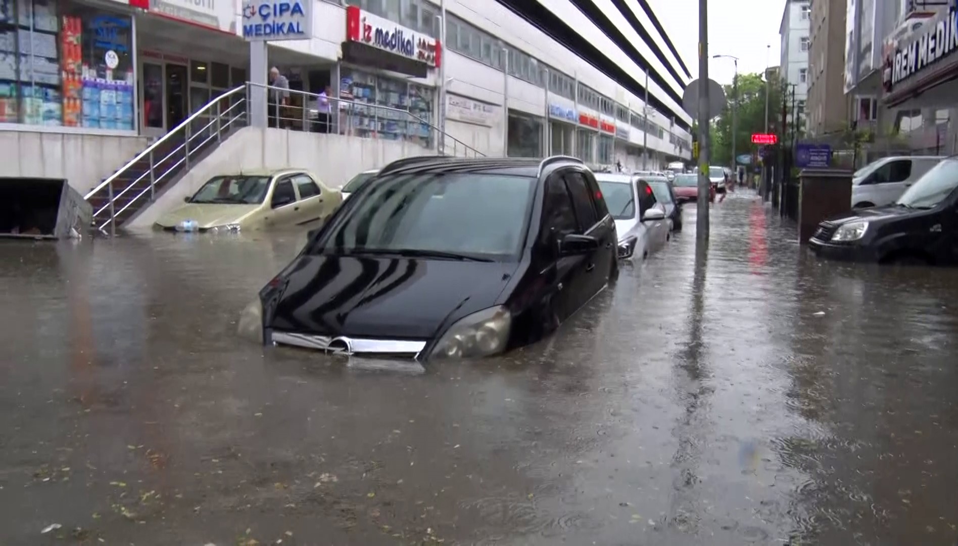Ankara'yı sel aldı