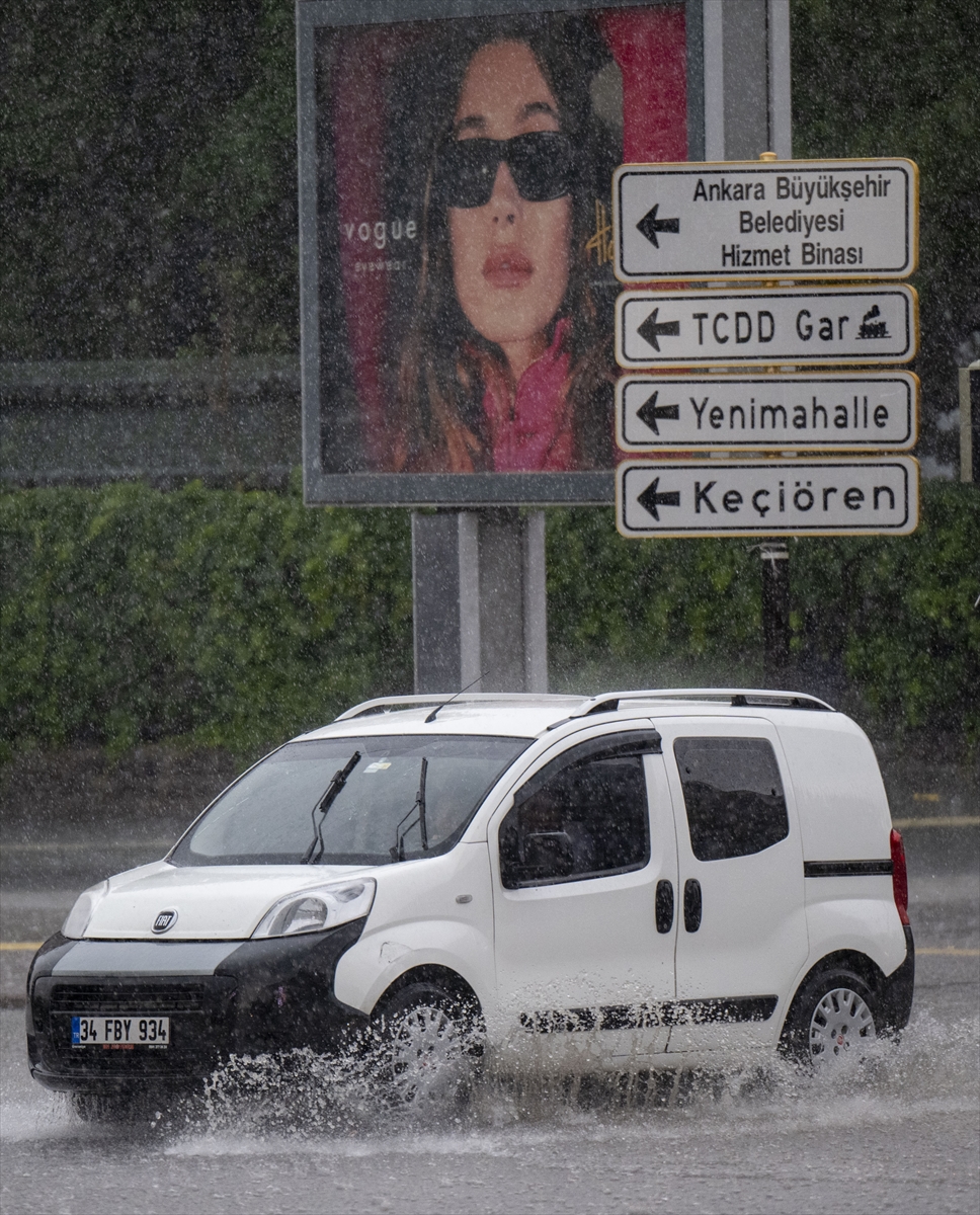 Ankara'yı sel aldı