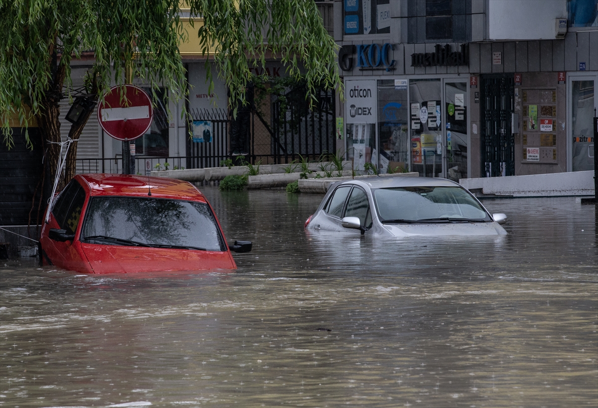 Ankara'yı sel aldı
