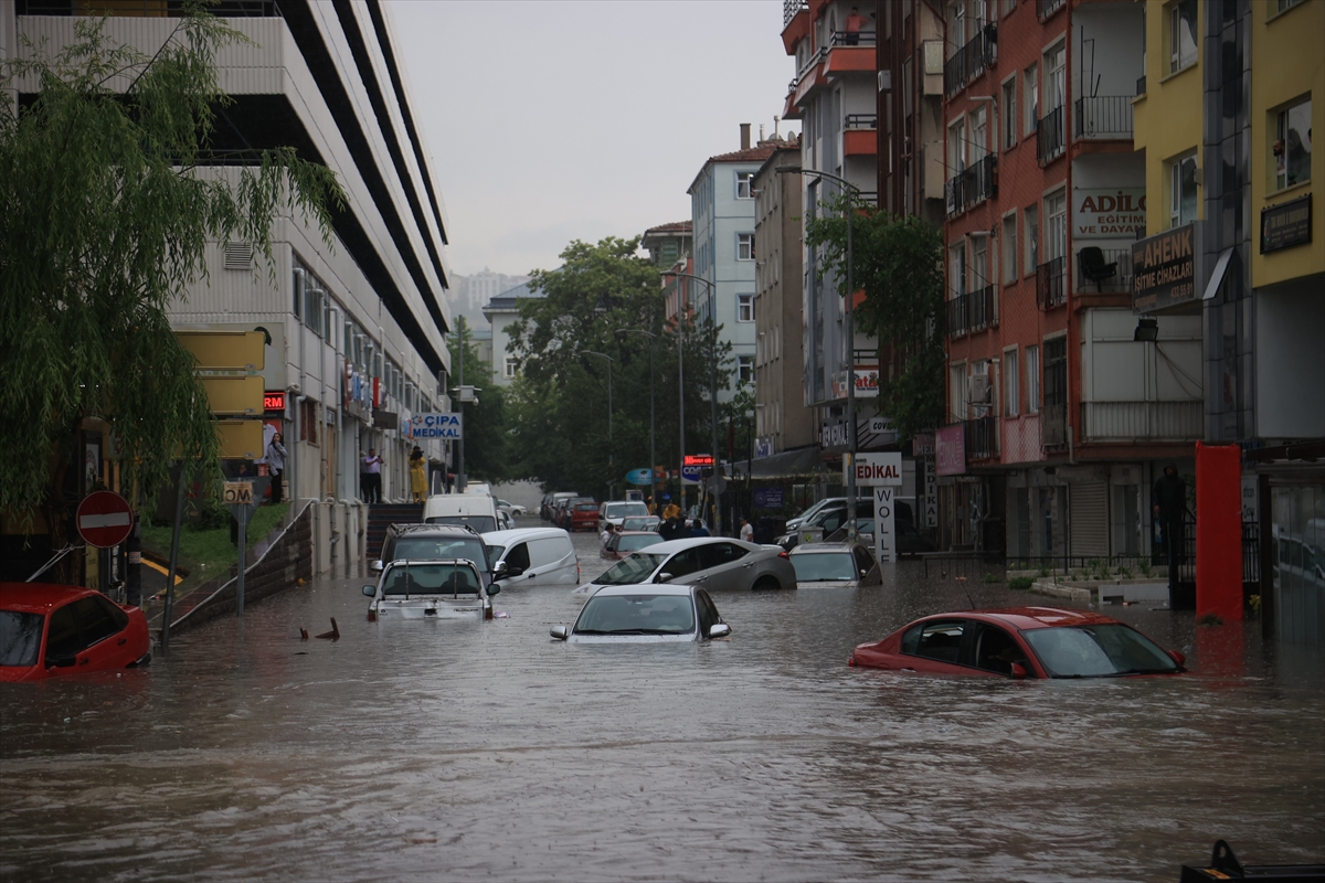 Ankara'yı sel aldı