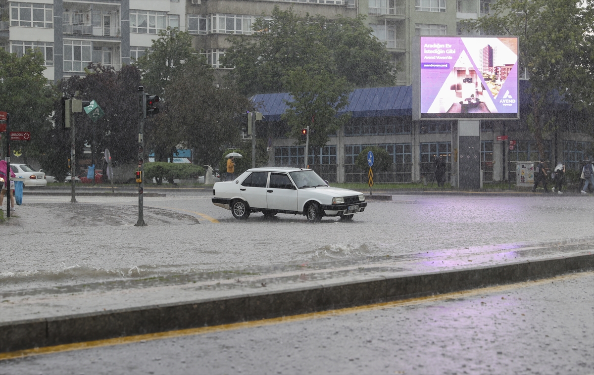 Ankara'yı sel aldı