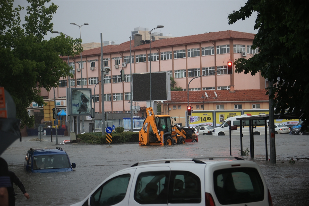 Ankara'yı sel aldı