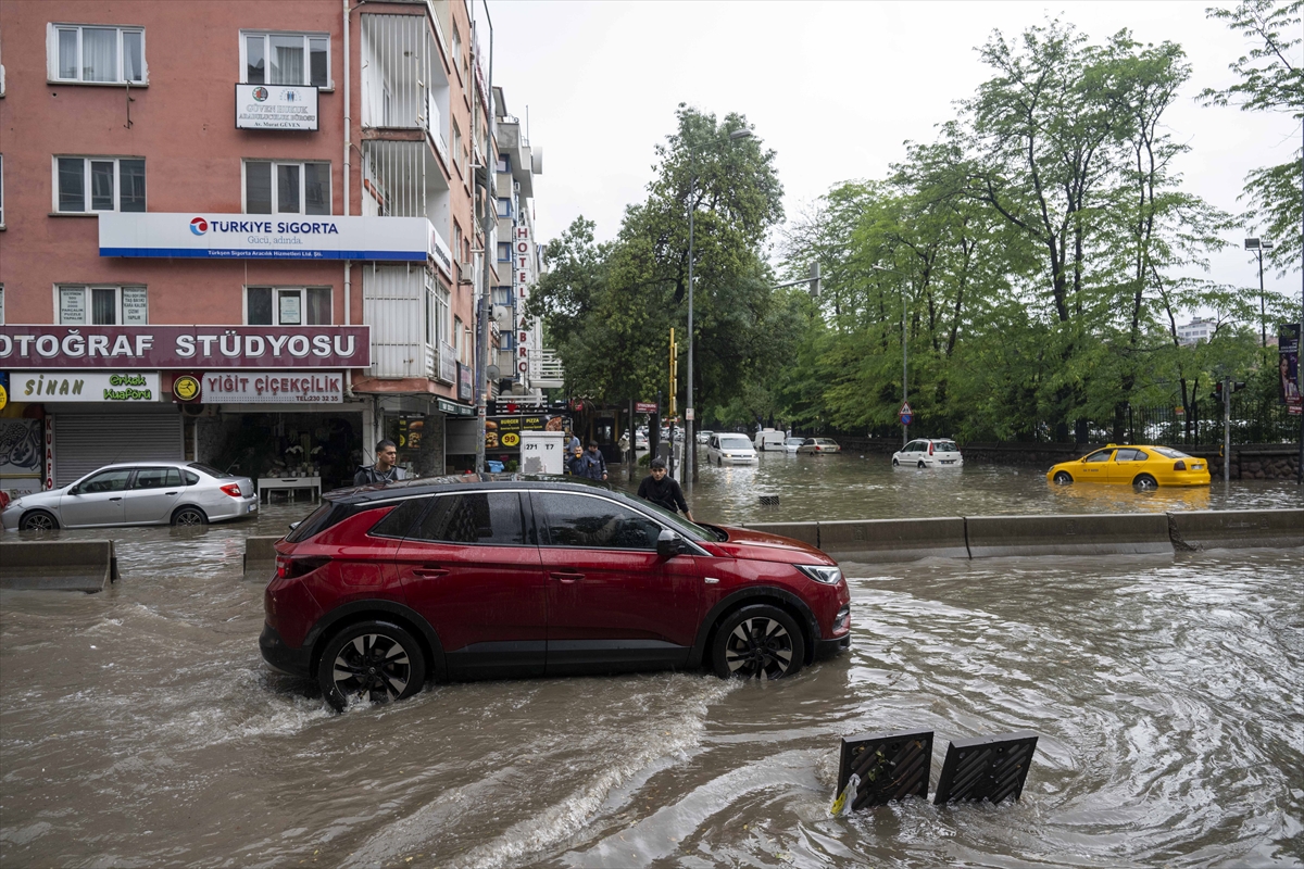 Ankara'yı sel aldı