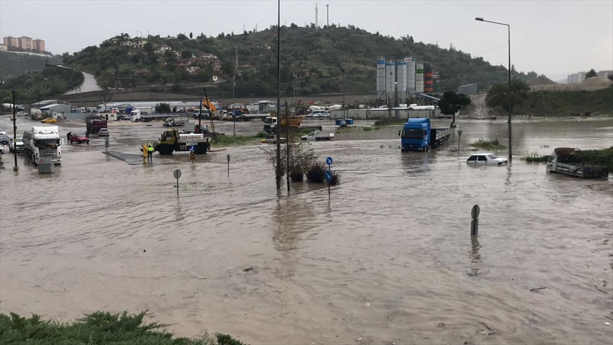Ankara'yı sel aldı