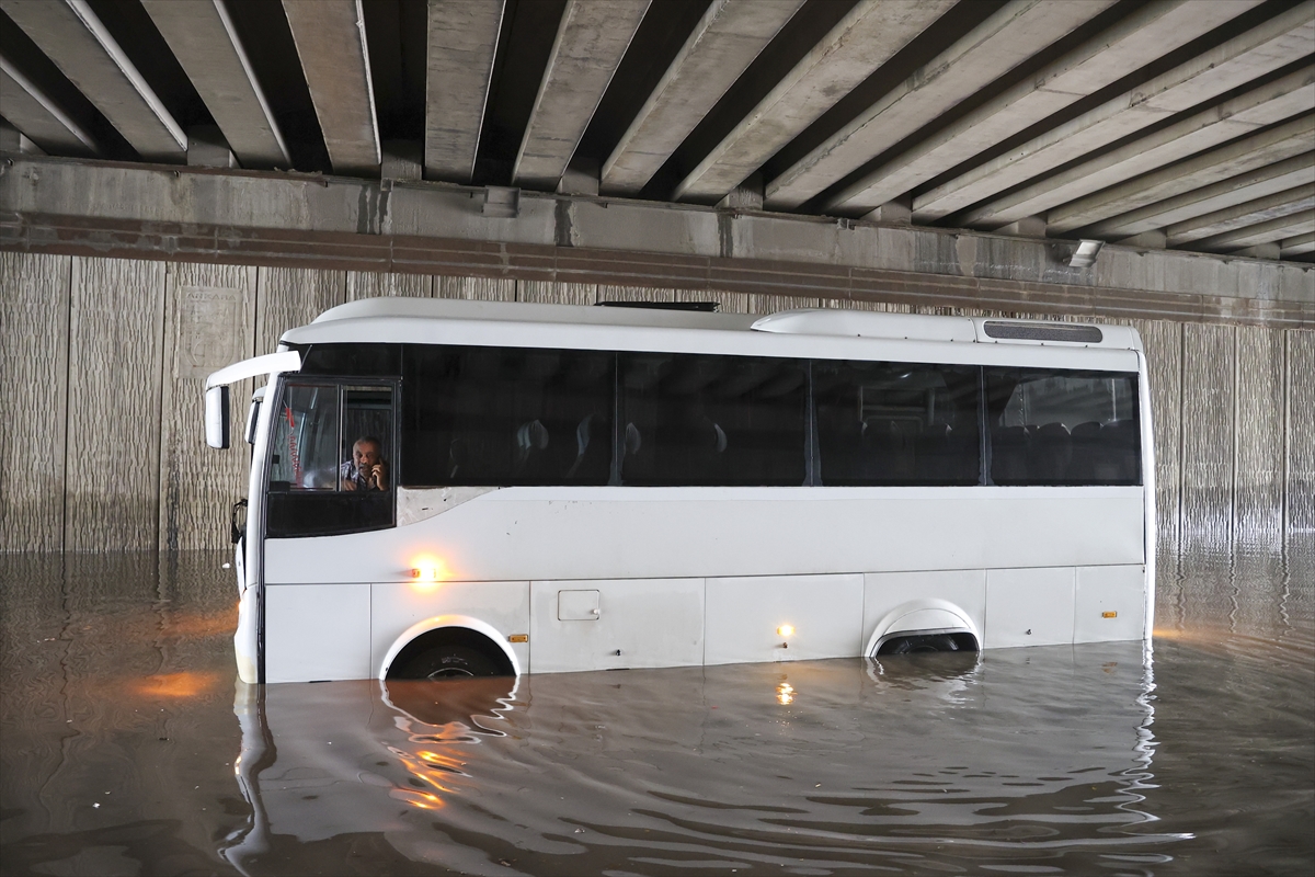 Ankara'yı sel aldı