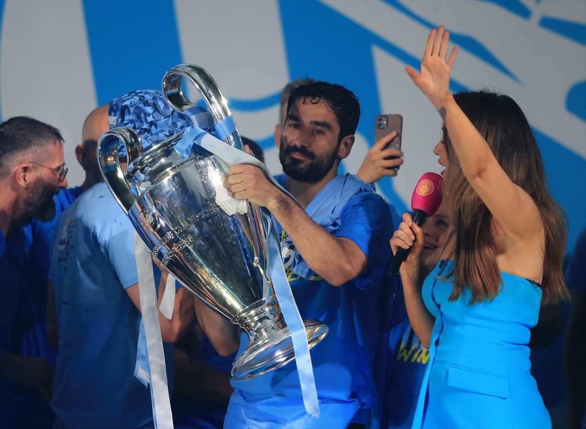 Şampiyon Manchester City, ülkesinde coşkuyla karşılandı