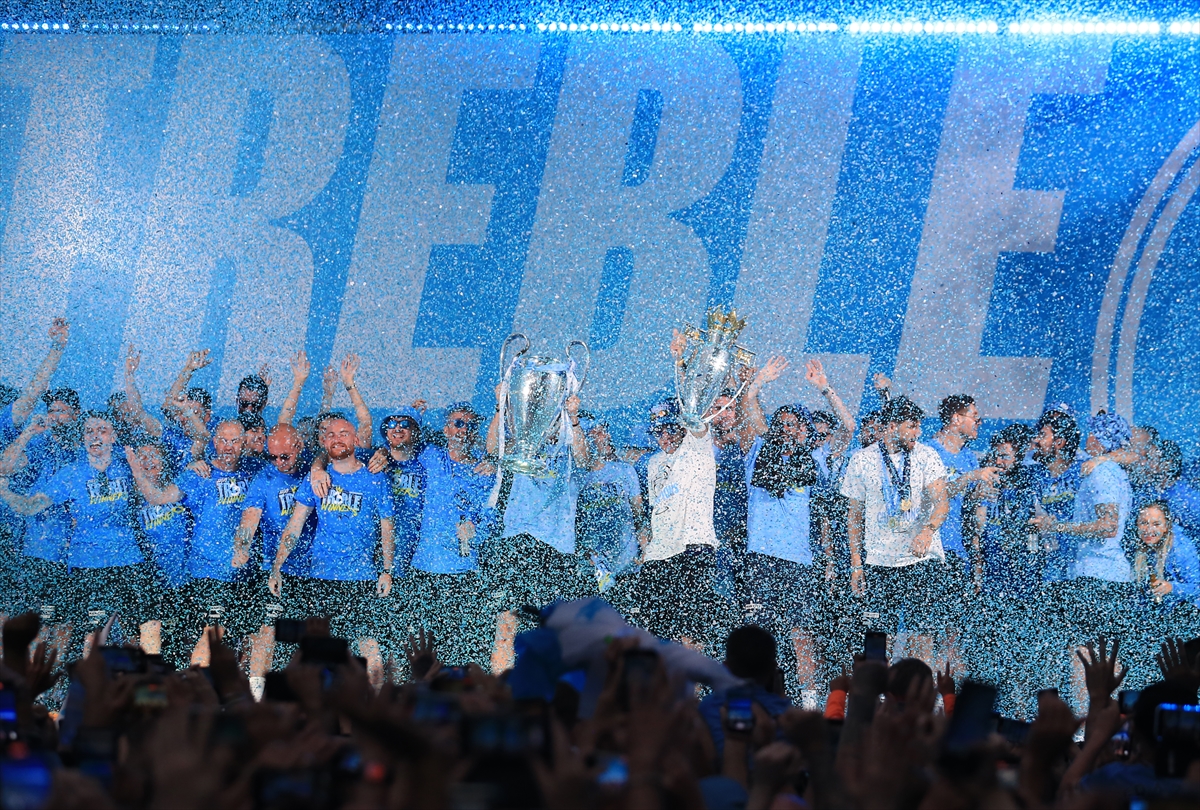 Şampiyon Manchester City, ülkesinde coşkuyla karşılandı