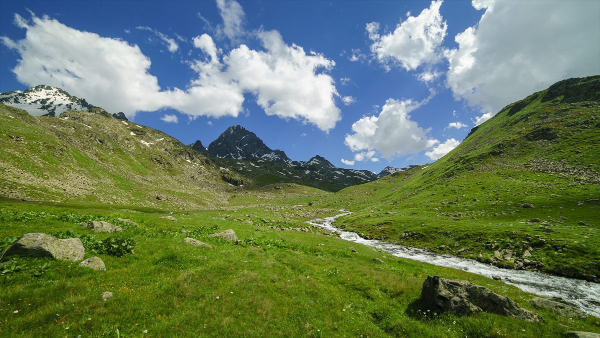 Kaçkar Dağları, bayramda doğa tutkunlarının uğrak adresi oldu