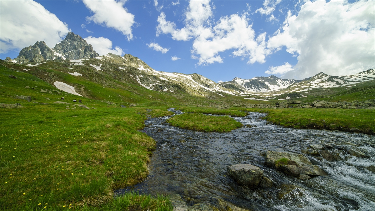 Kaçkar Dağları, bayramda doğa tutkunlarının uğrak adresi oldu