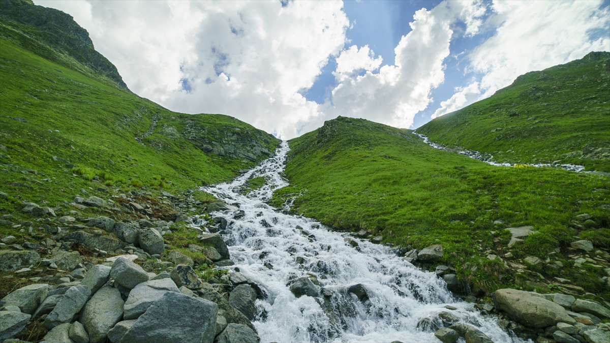 Kaçkar Dağları, bayramda doğa tutkunlarının uğrak adresi oldu