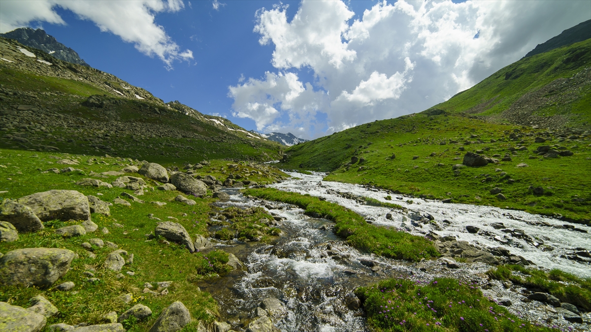Kaçkar Dağları, bayramda doğa tutkunlarının uğrak adresi oldu