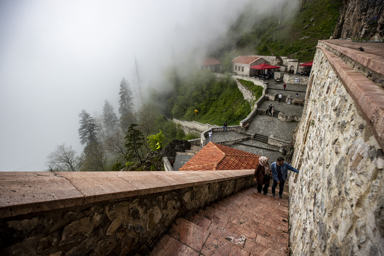 Sümela Manastırı'na ziyaretçi akını...