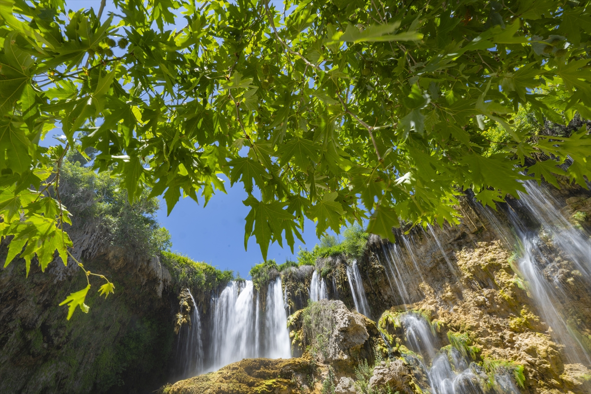 Konya'nın doğal güzelliklerinden Yerköprü Şelalesi'nden manzalaralar