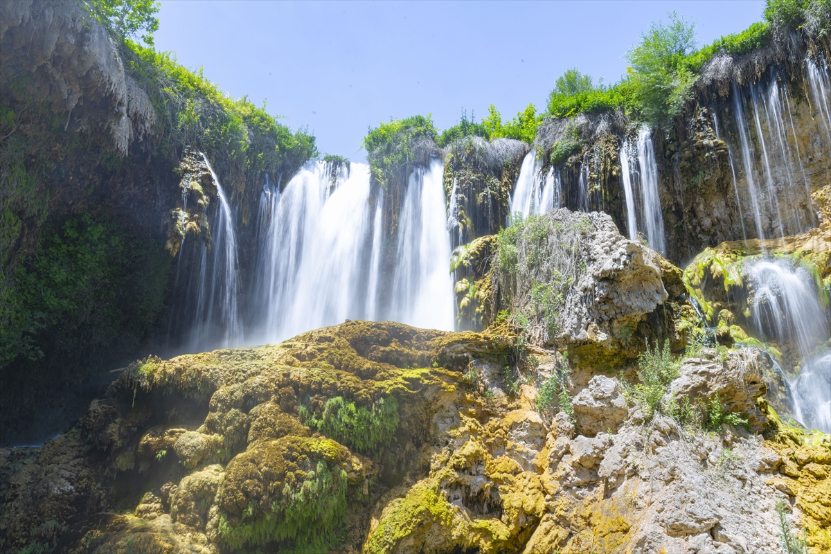 Konya'nın doğal güzelliklerinden Yerköprü Şelalesi'nden manzalaralar
