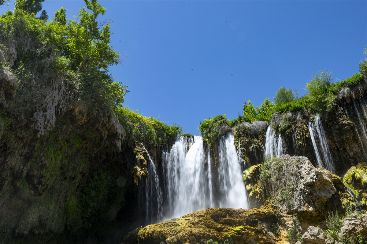 Konya'nın doğal güzelliklerinden Yerköprü Şelalesi'nden manzalaralar