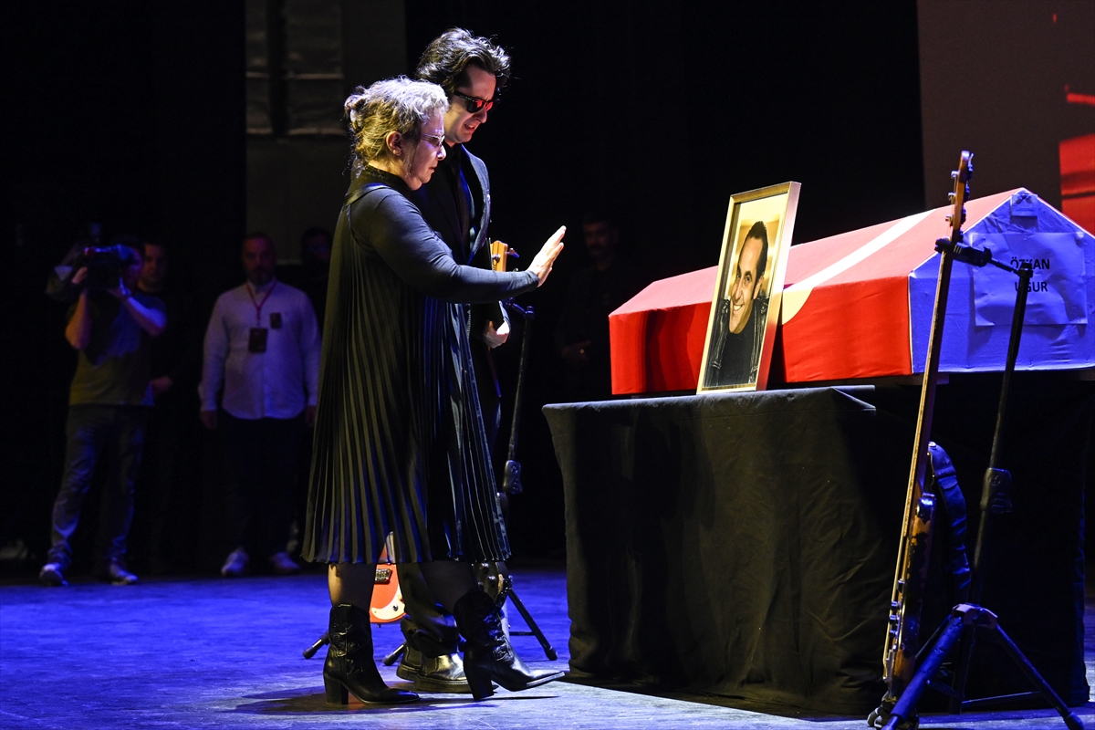 Özkan Uğur'a veda...