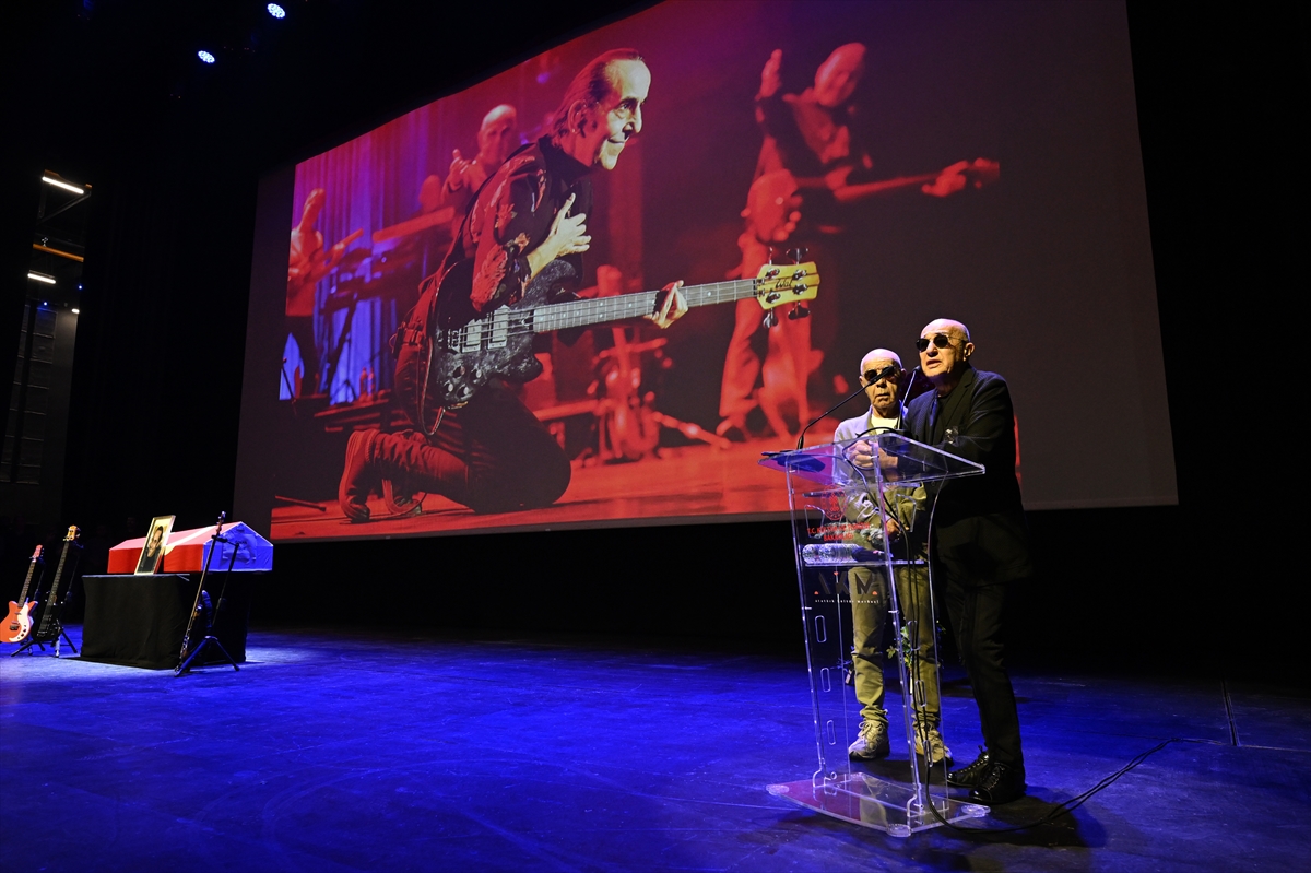 Özkan Uğur'a veda...