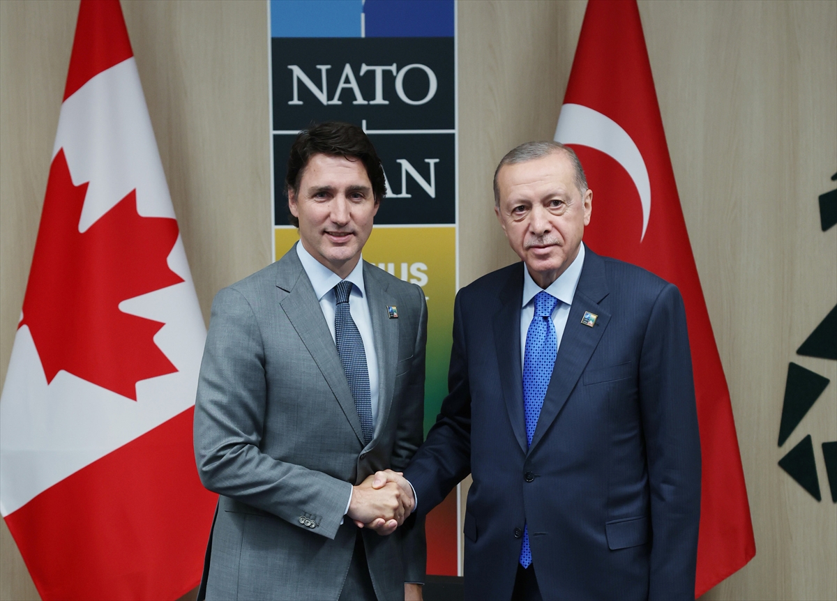 Tarihi gün! NATO Liderler Zirvesi'nden samimi kareler