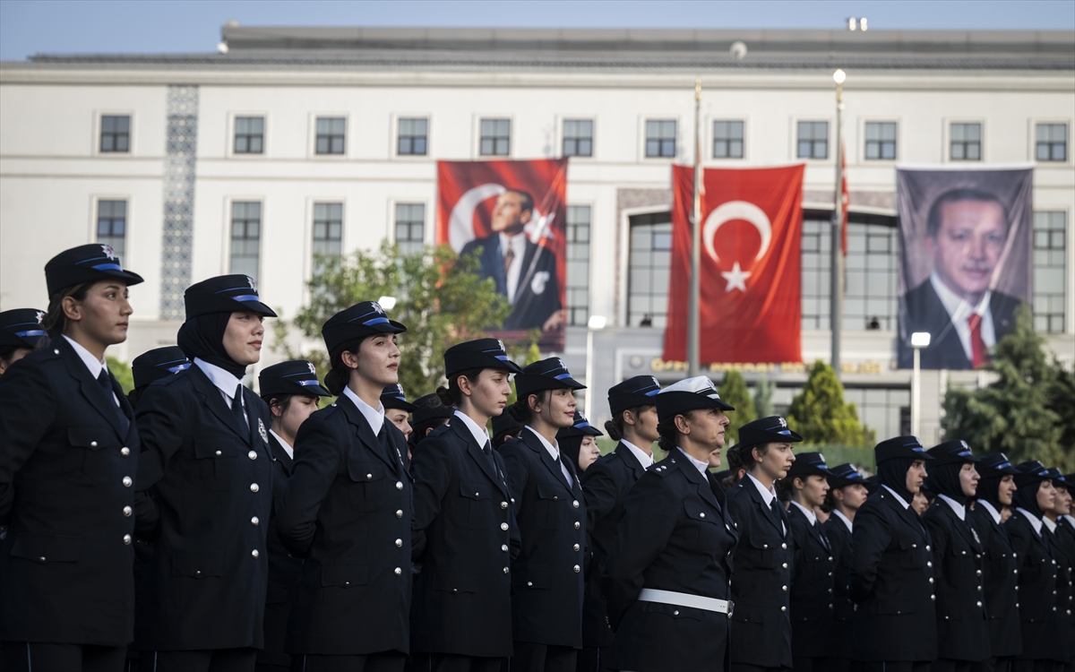 Polis Meslek Yüksekokulları Mezuniyet Töreni'nden kareler