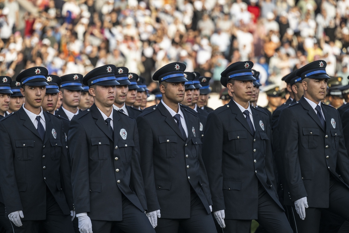 Polis Meslek Yüksekokulları Mezuniyet Töreni'nden kareler