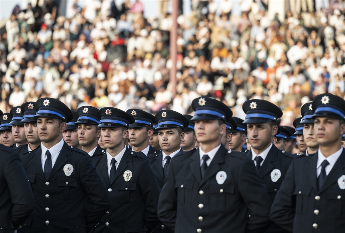 Polis Meslek Yüksekokulları Mezuniyet Töreni'nden kareler