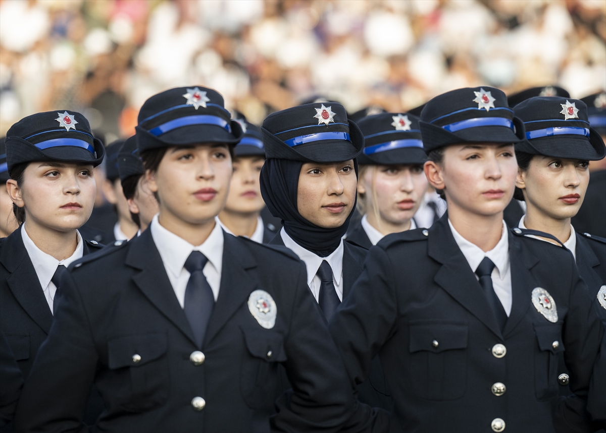 Polis Meslek Yüksekokulları Mezuniyet Töreni'nden kareler