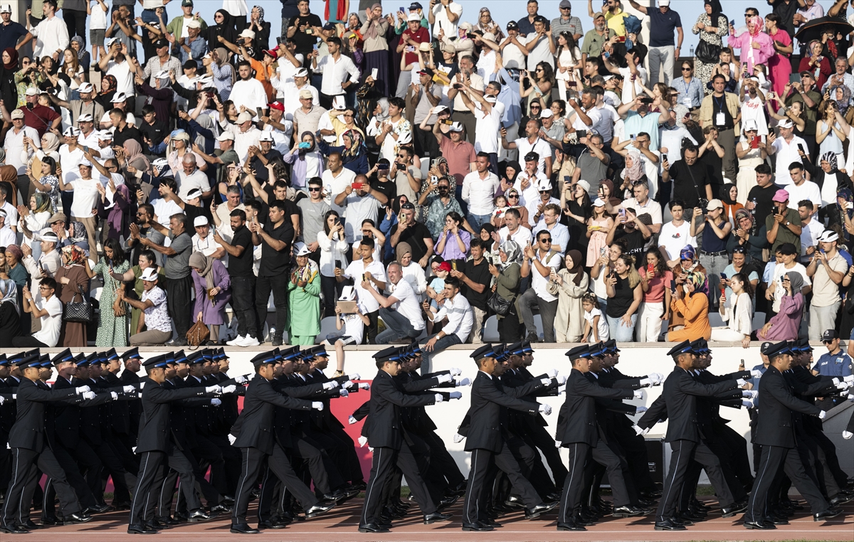 Polis Meslek Yüksekokulları Mezuniyet Töreni'nden kareler