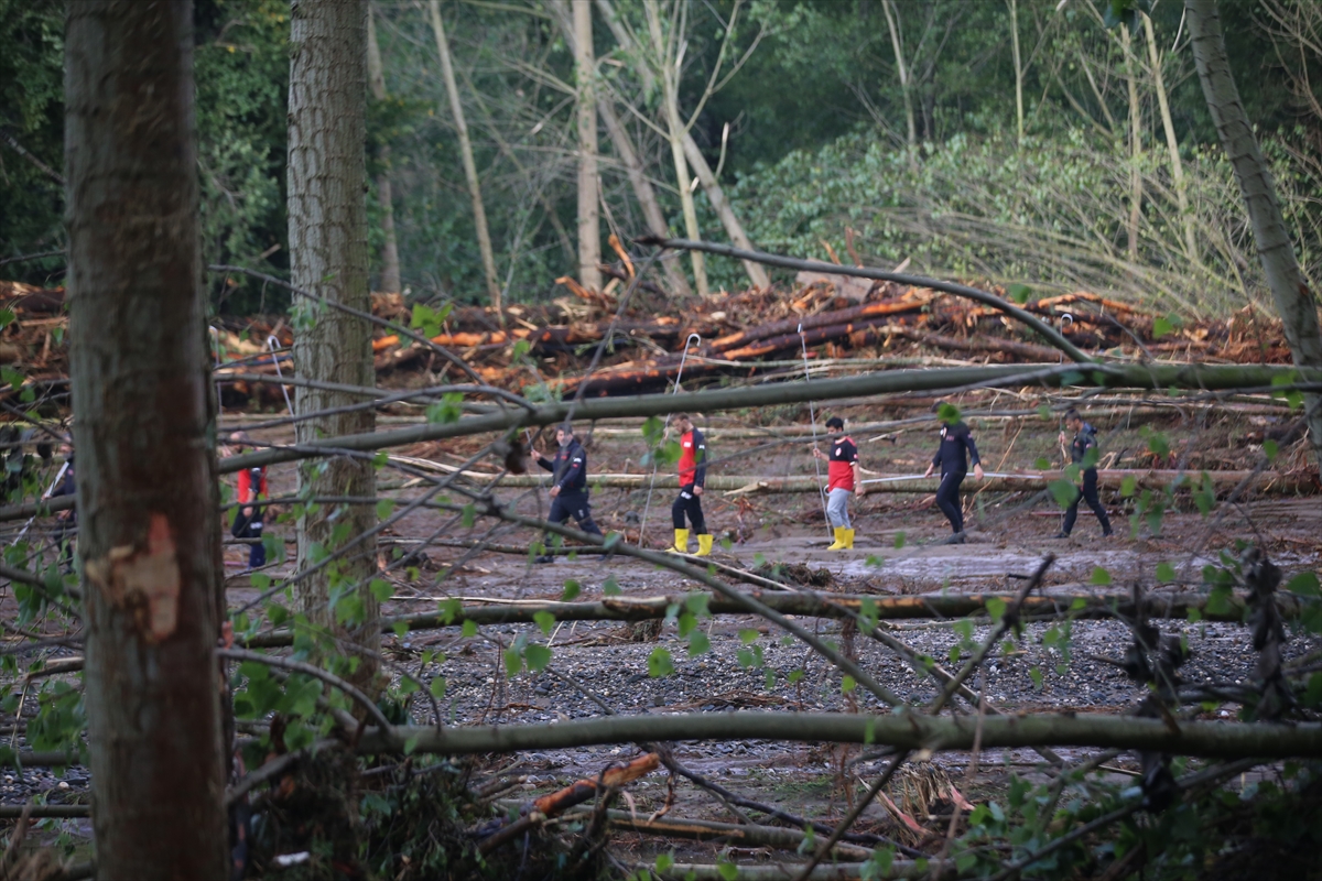Kırklareli'de sağanak yağış sele sebep oldu