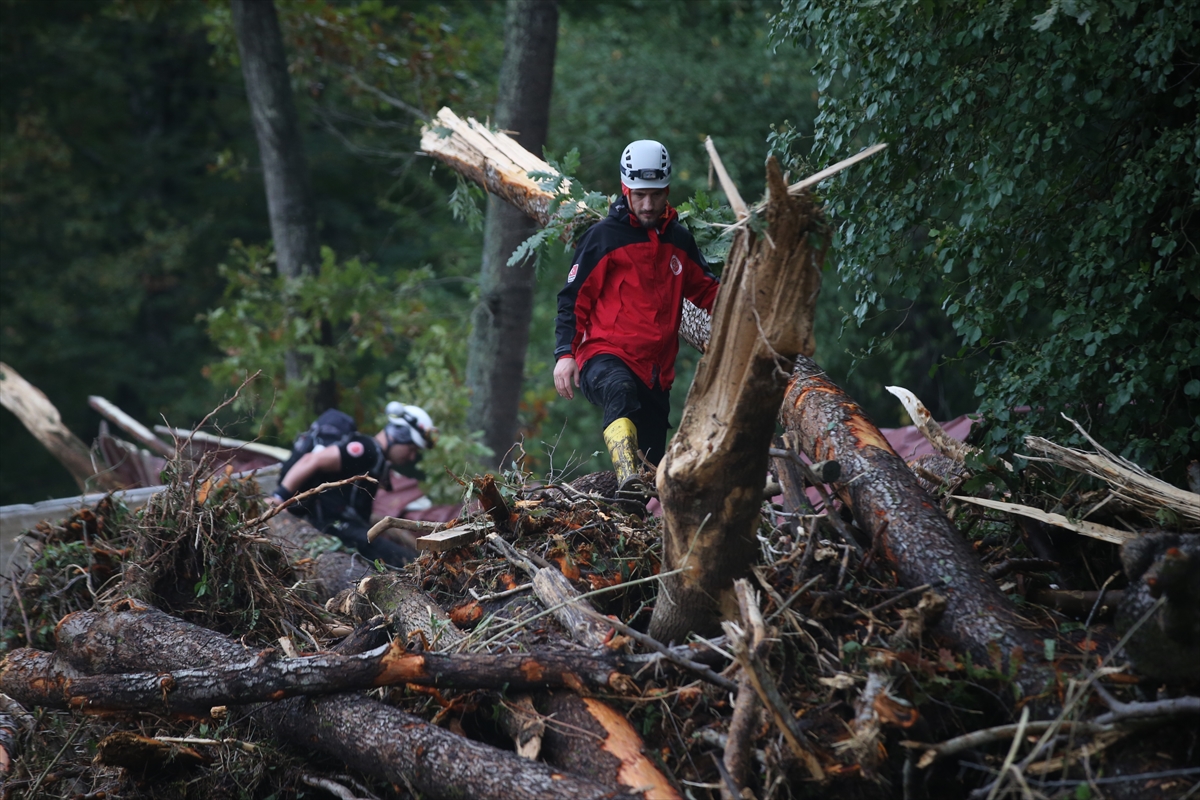 Kırklareli'de sağanak yağış sele sebep oldu