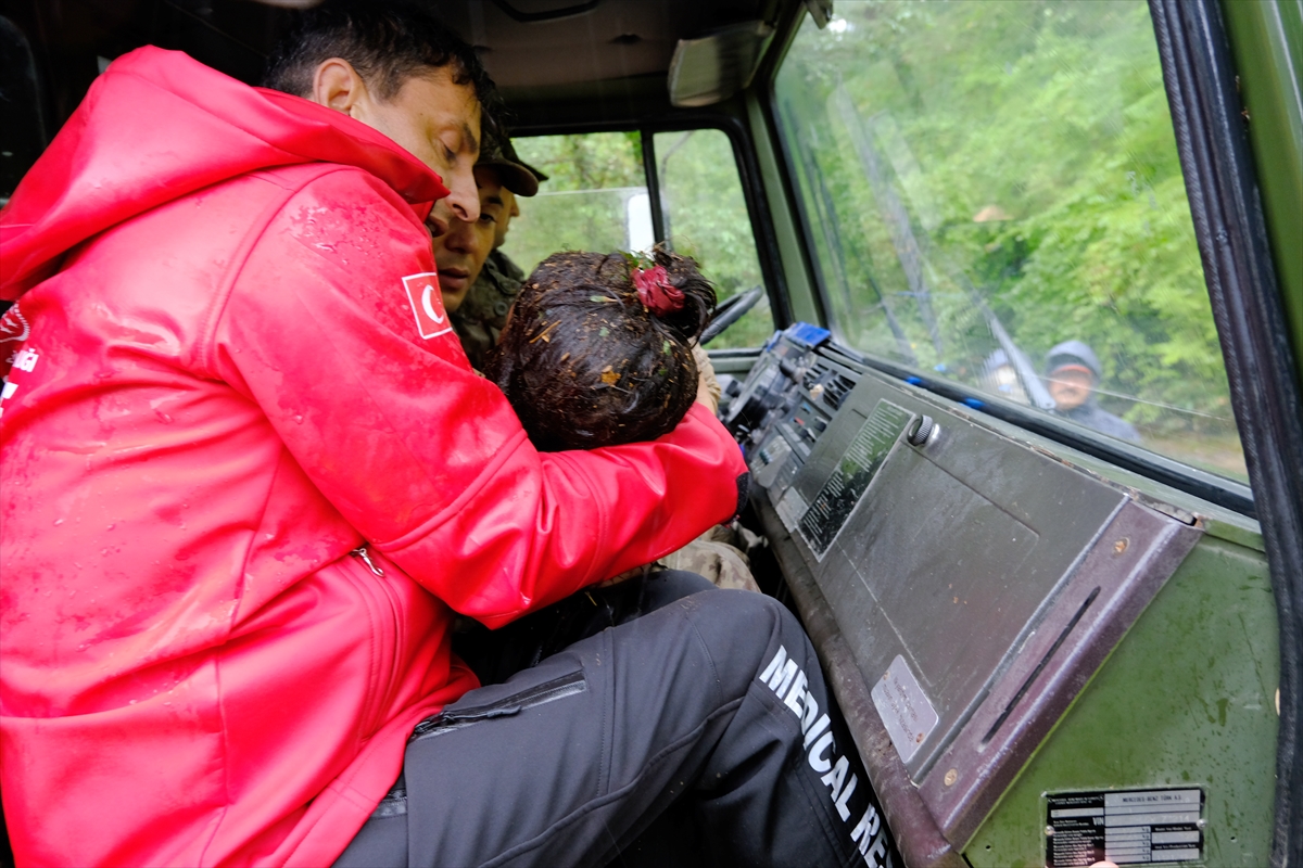 Kırklareli'de sağanak yağış sele sebep oldu
