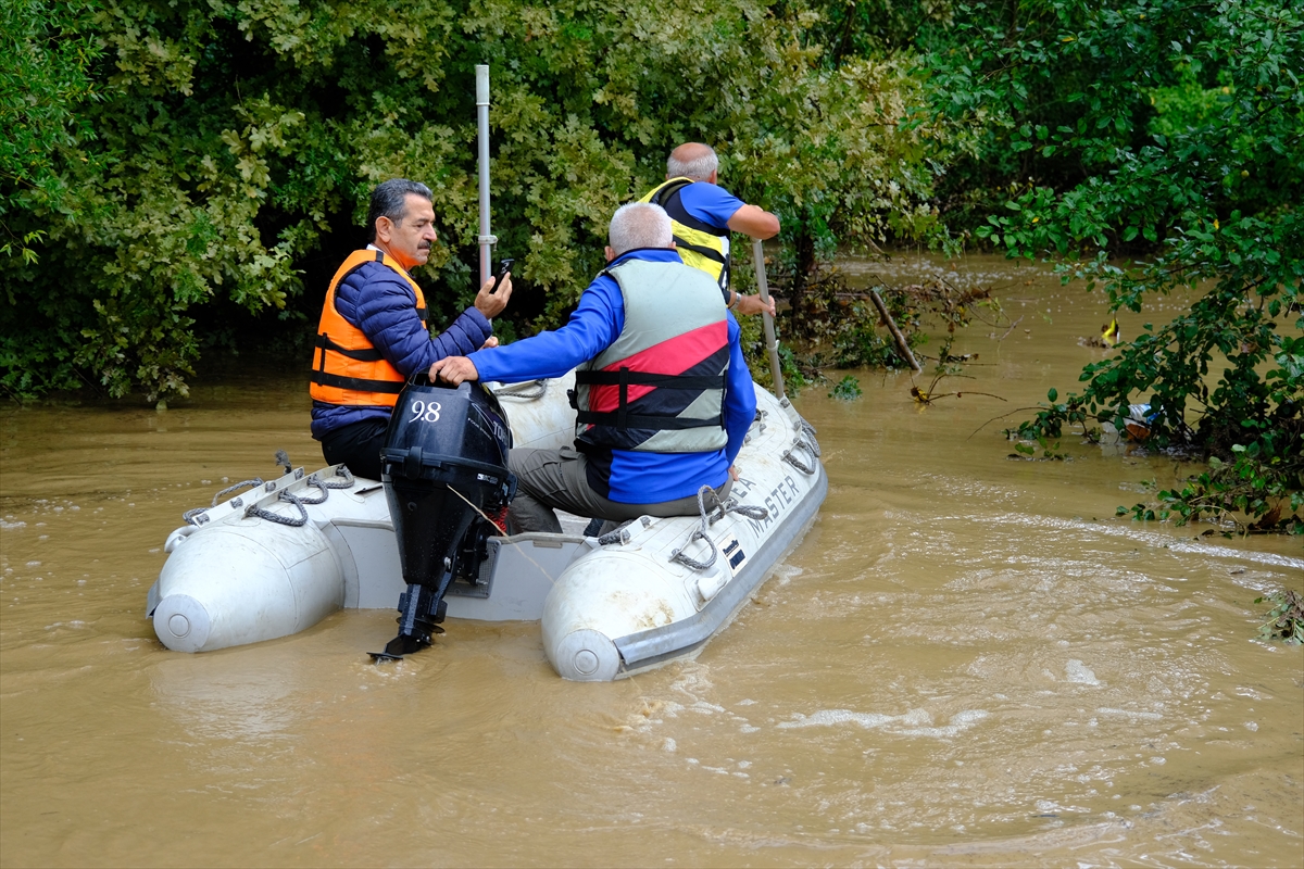 Kırklareli'de sağanak yağış sele sebep oldu