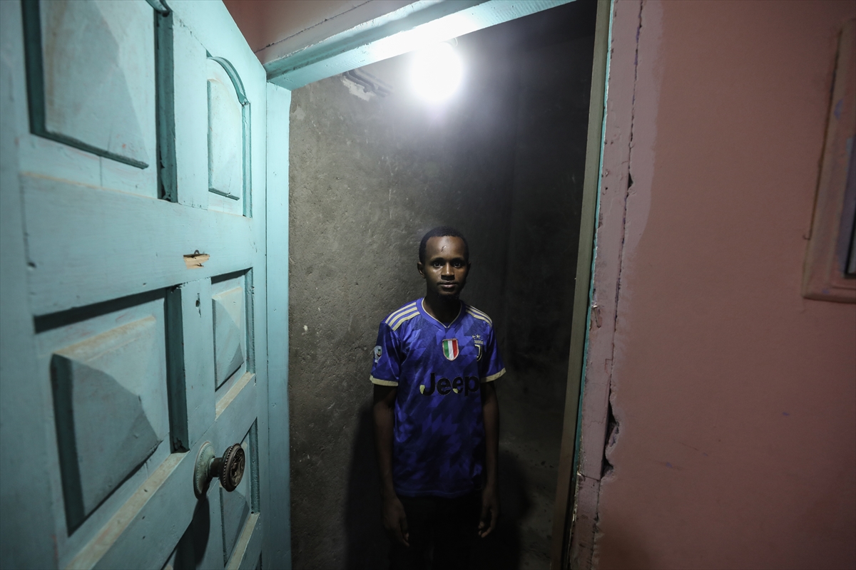 Gineli gencin Ezher Üniversitesi'nde okumak için bisikletiyle 6 ülkeyi geçtiği tehlikeli yolculuk