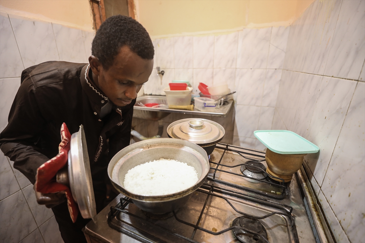 Gineli gencin Ezher Üniversitesi'nde okumak için bisikletiyle 6 ülkeyi geçtiği tehlikeli yolculuk