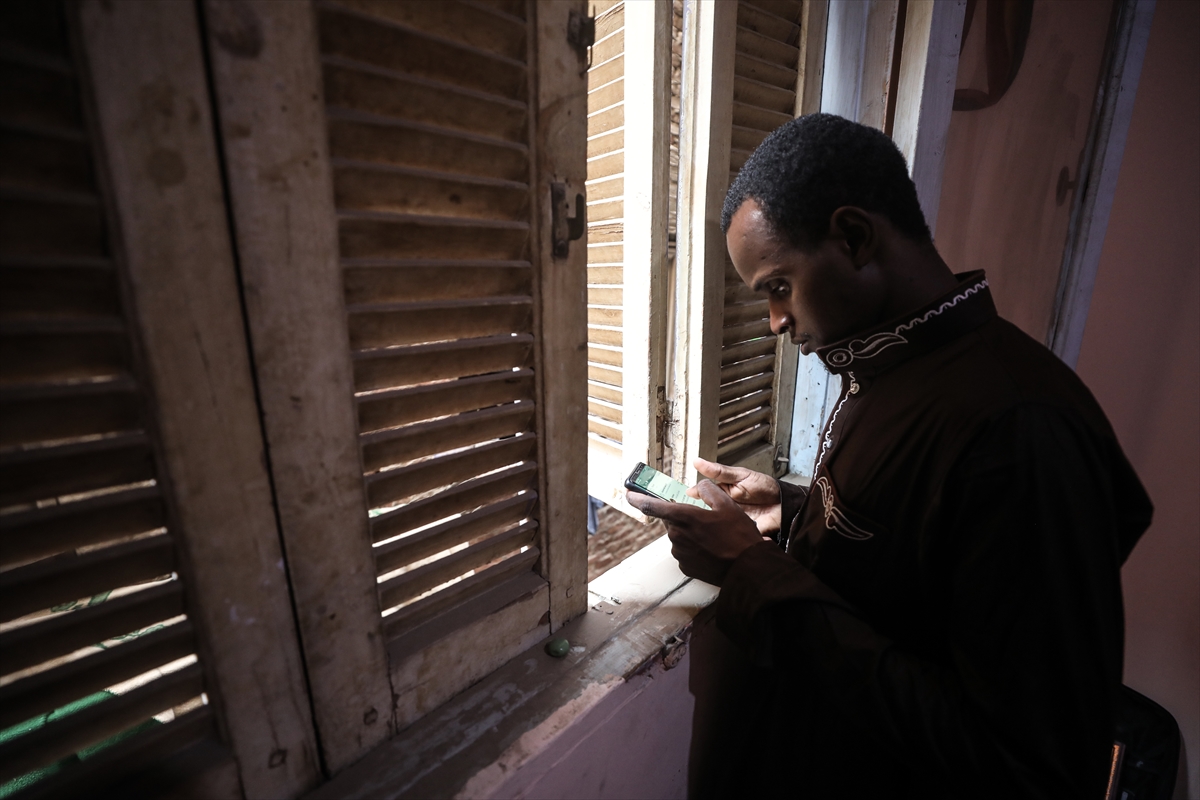 Gineli gencin Ezher Üniversitesi'nde okumak için bisikletiyle 6 ülkeyi geçtiği tehlikeli yolculuk