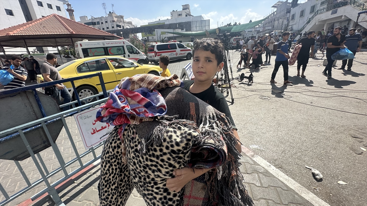 Gazze'deki 1,1 milyon sivil bölgenin güneyine geçiyor