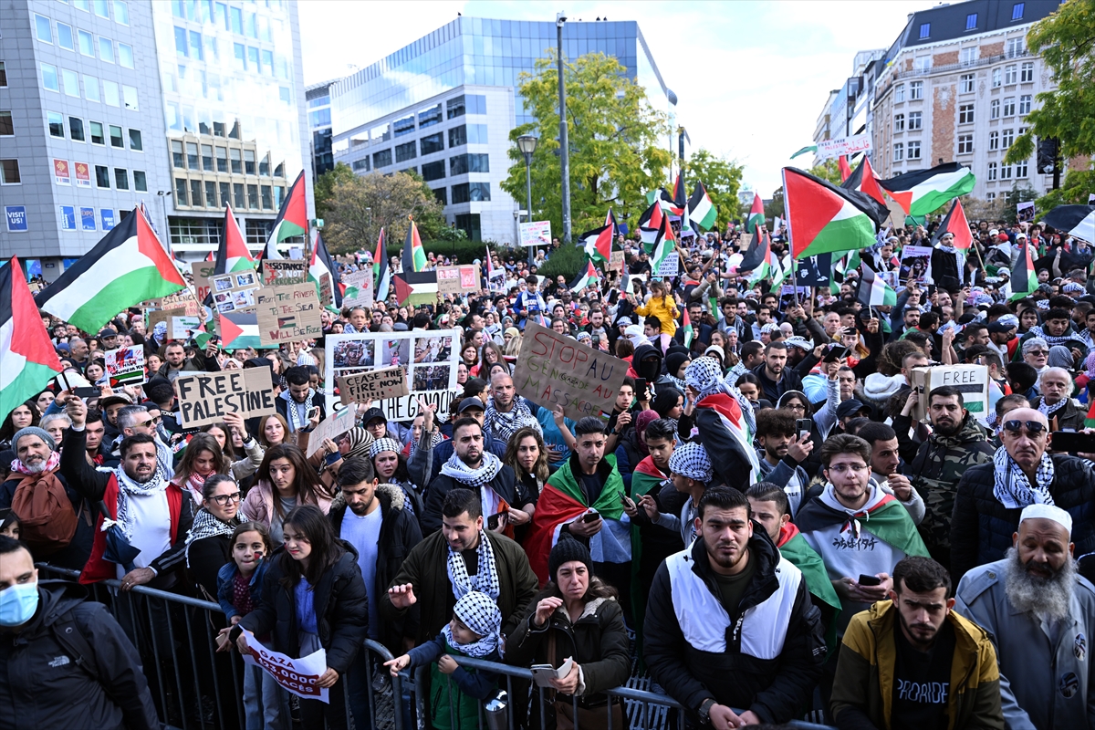 Dünyanın dört bir yanından Filistin'e destek gösterisi