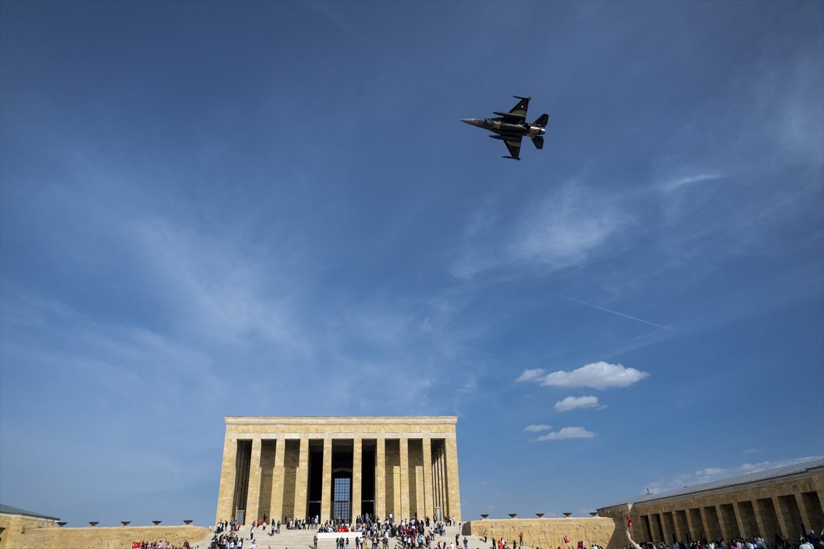SOLOTÜRK, Anıtkabir üzerinde prova uçuşu yaptı