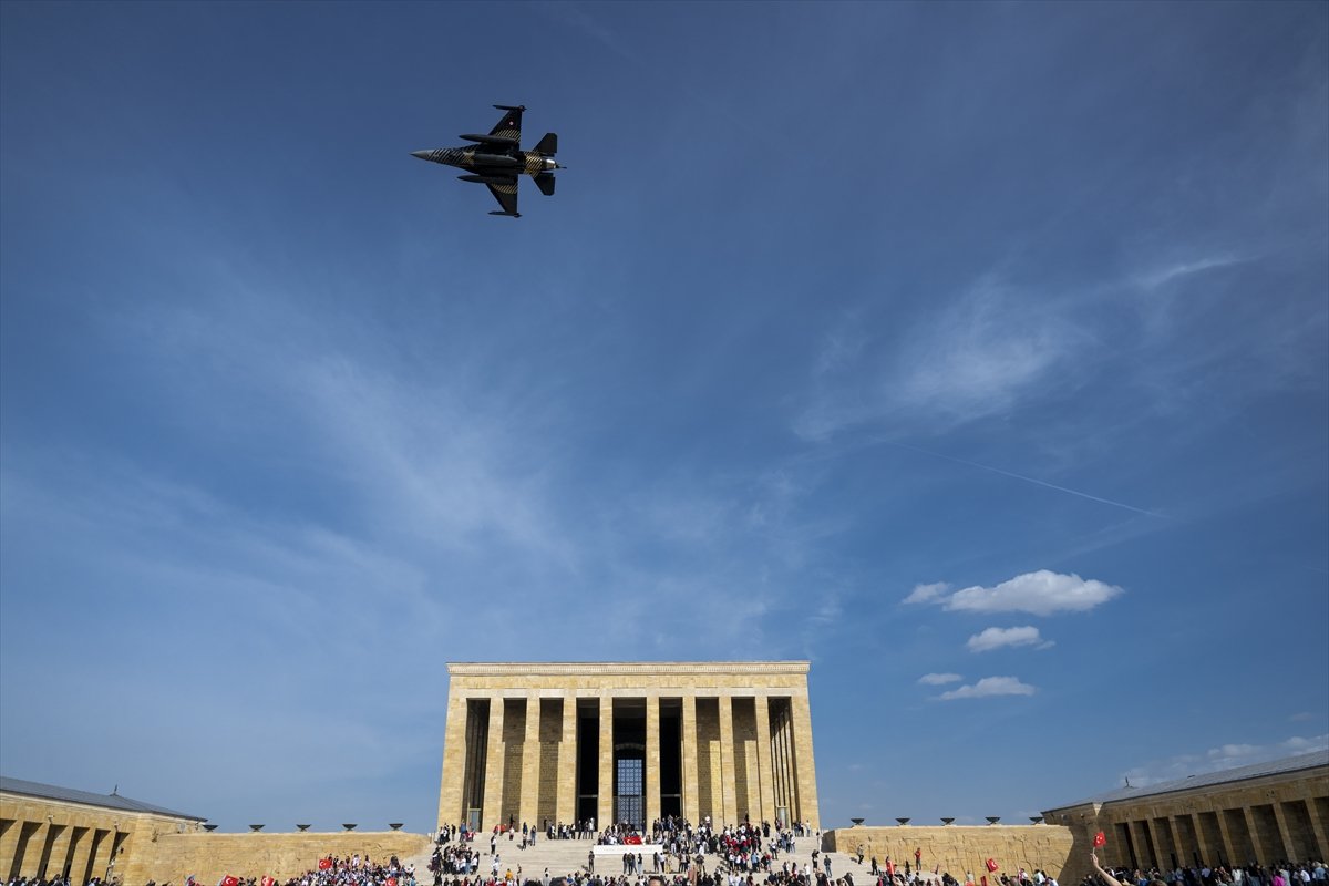 SOLOTÜRK, Anıtkabir üzerinde prova uçuşu yaptı