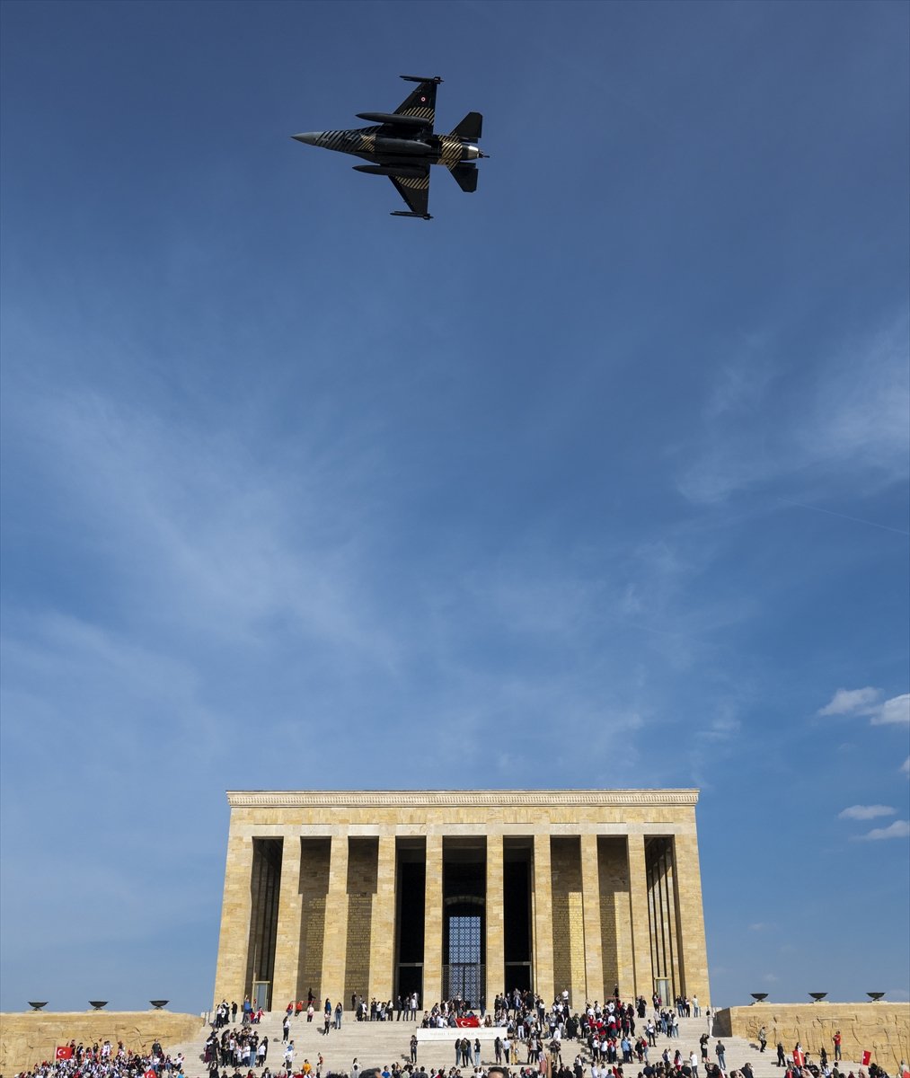 SOLOTÜRK, Anıtkabir üzerinde prova uçuşu yaptı