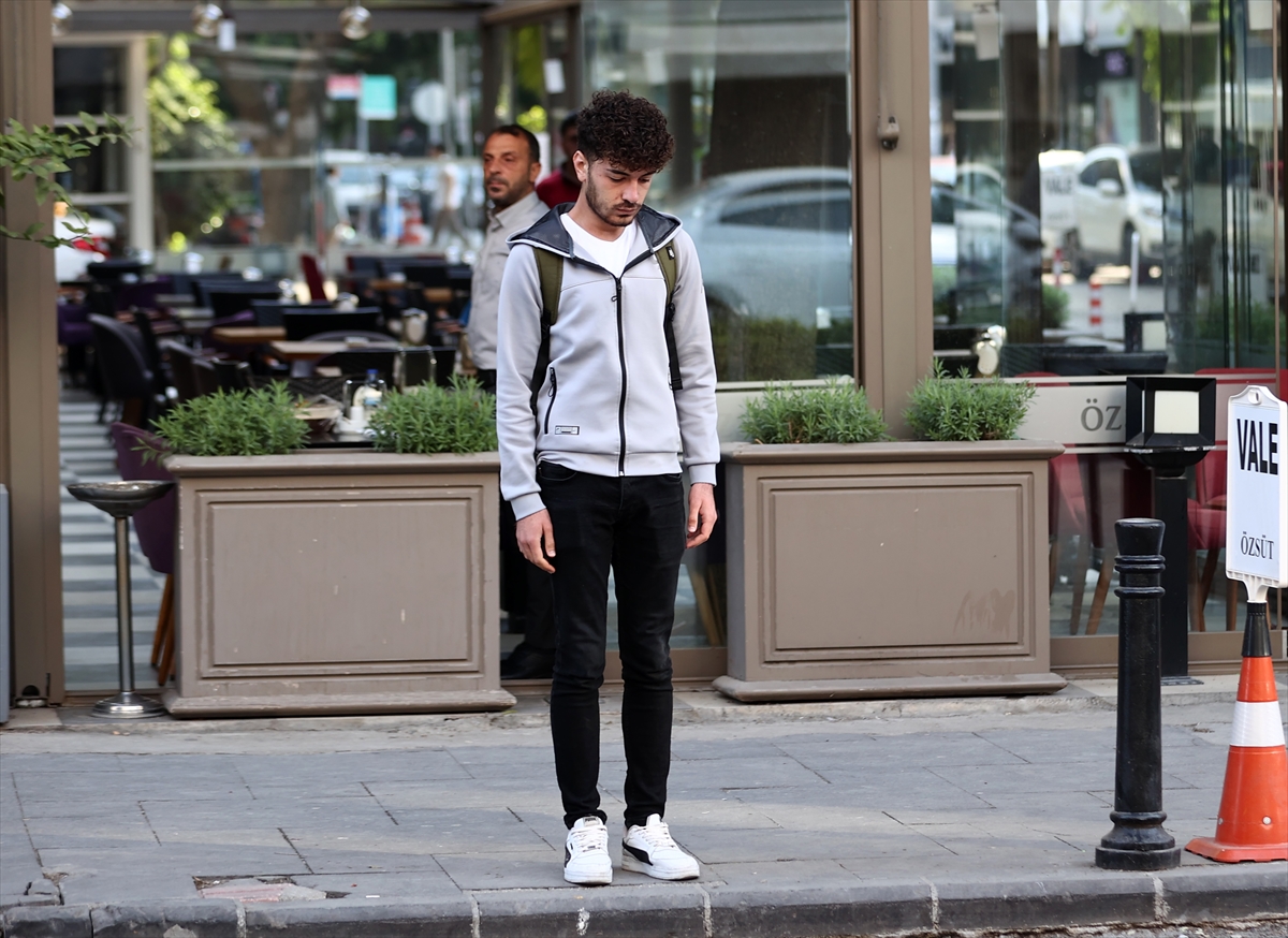 Yurttan saat 9'u 5 geçe manzaraları...