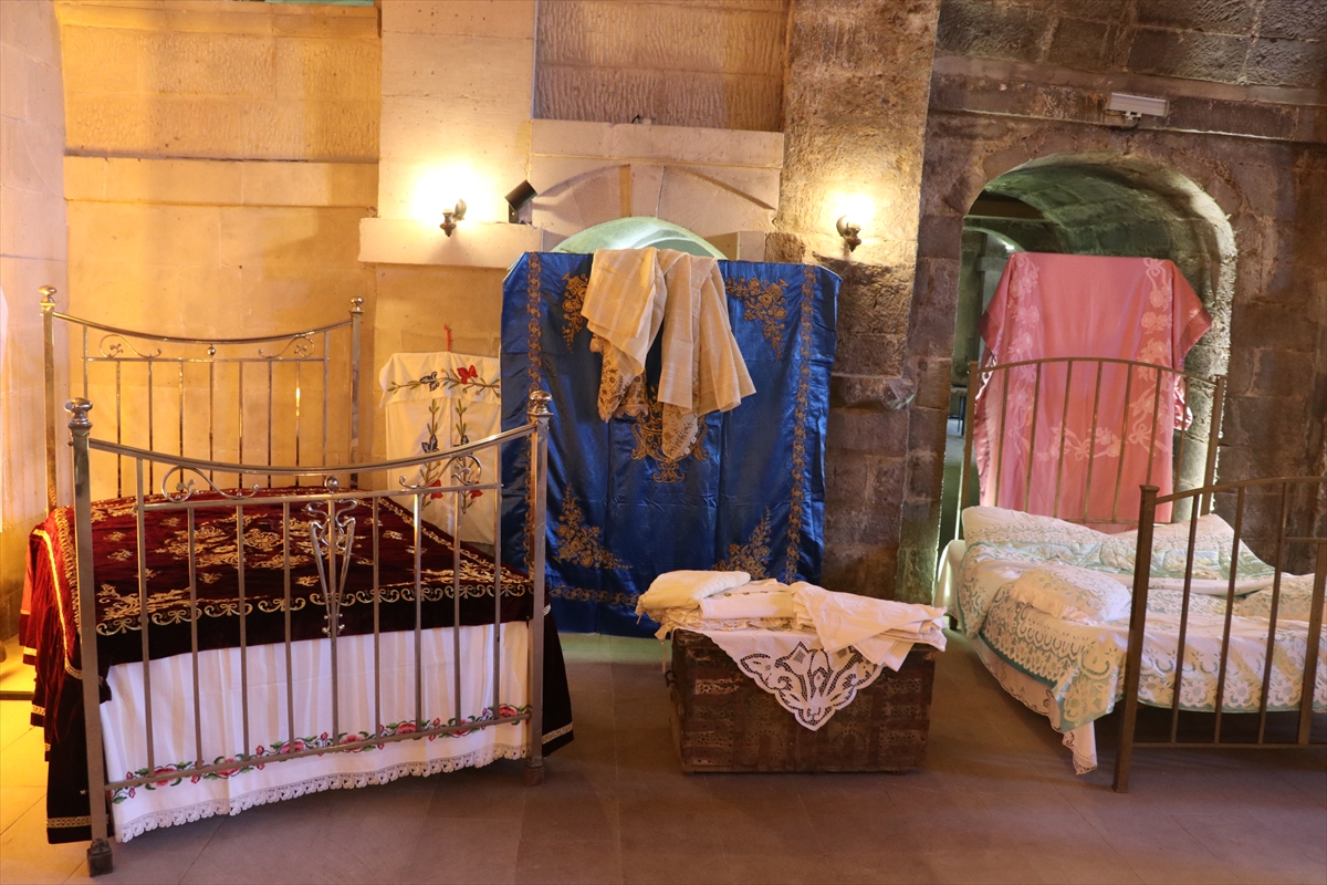 Kayseri'de 200 yıla kadar uzanan çeyizlerden sergi açıldı