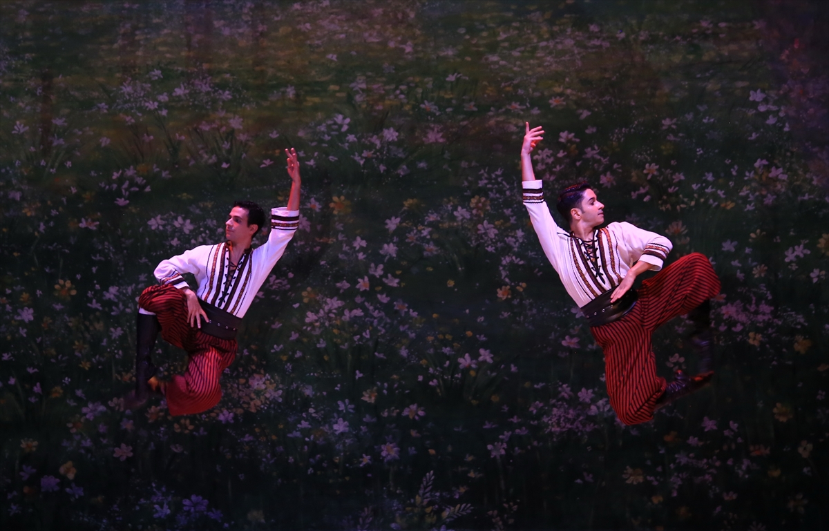 Ankara Devlet Opera ve Balesi'nden ilgi çeken prova: "Fındıkkıran"