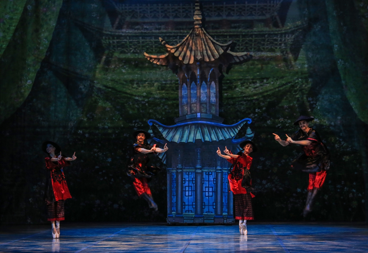 Ankara Devlet Opera ve Balesi'nden ilgi çeken prova: "Fındıkkıran"