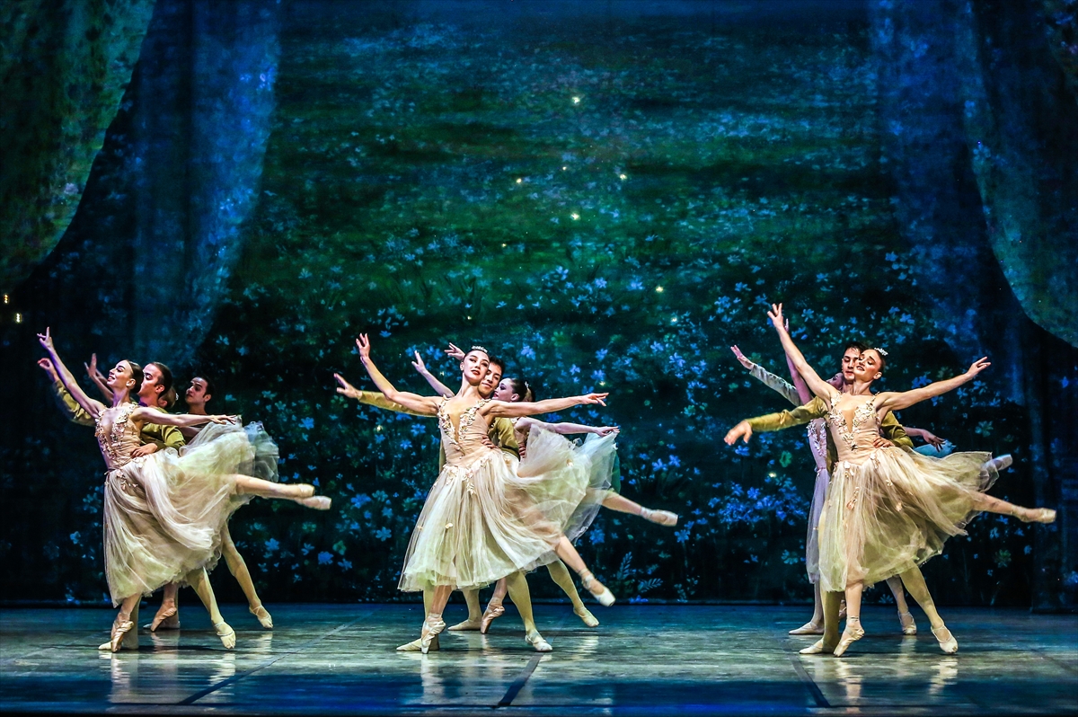 Ankara Devlet Opera ve Balesi'nden ilgi çeken prova: "Fındıkkıran"