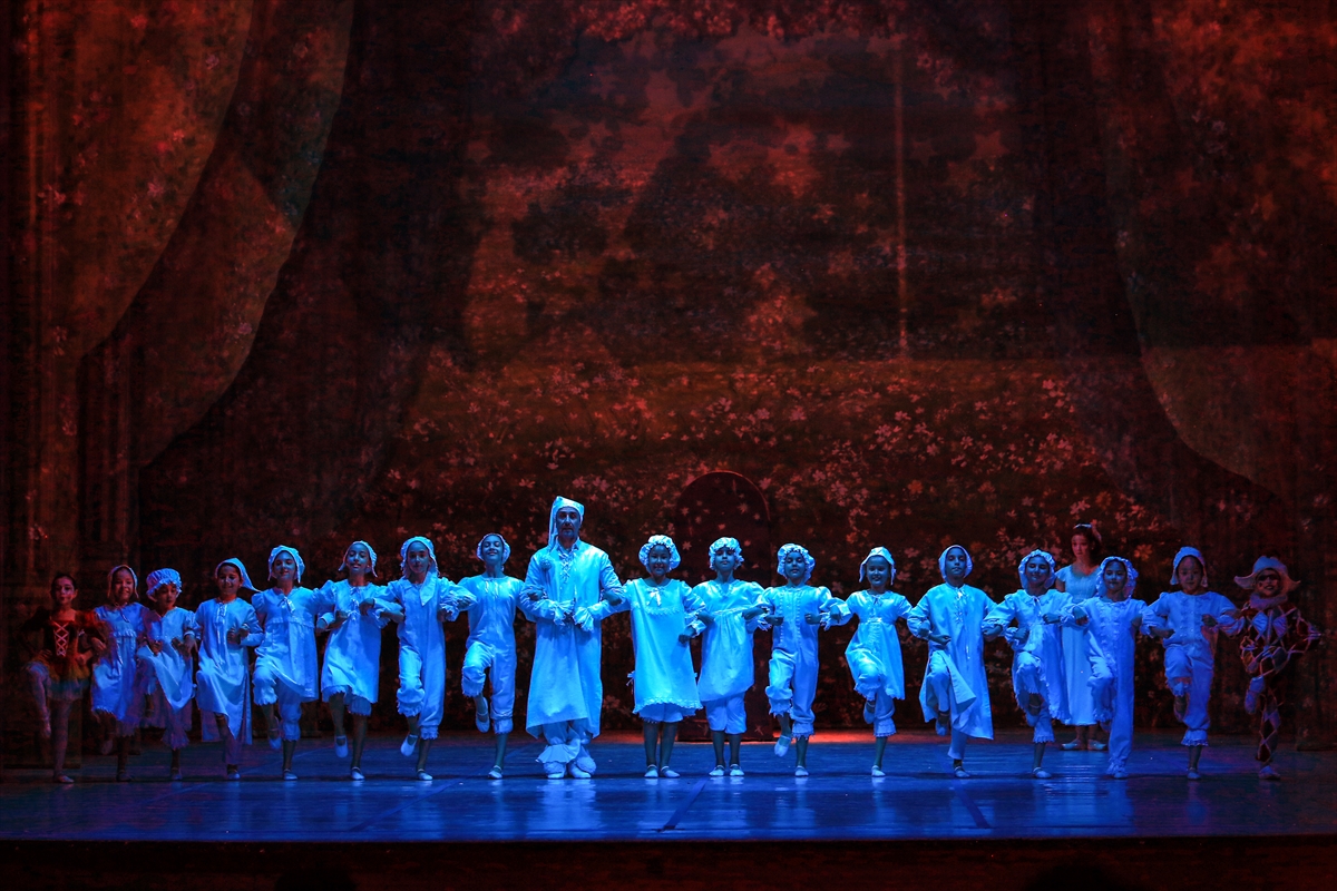 Ankara Devlet Opera ve Balesi'nden ilgi çeken prova: "Fındıkkıran"