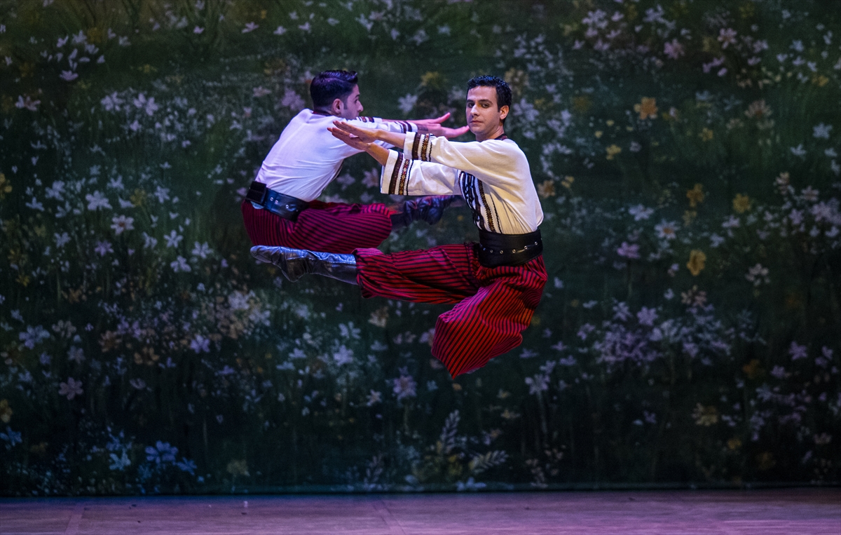 Ankara Devlet Opera ve Balesi'nden ilgi çeken prova: "Fındıkkıran"