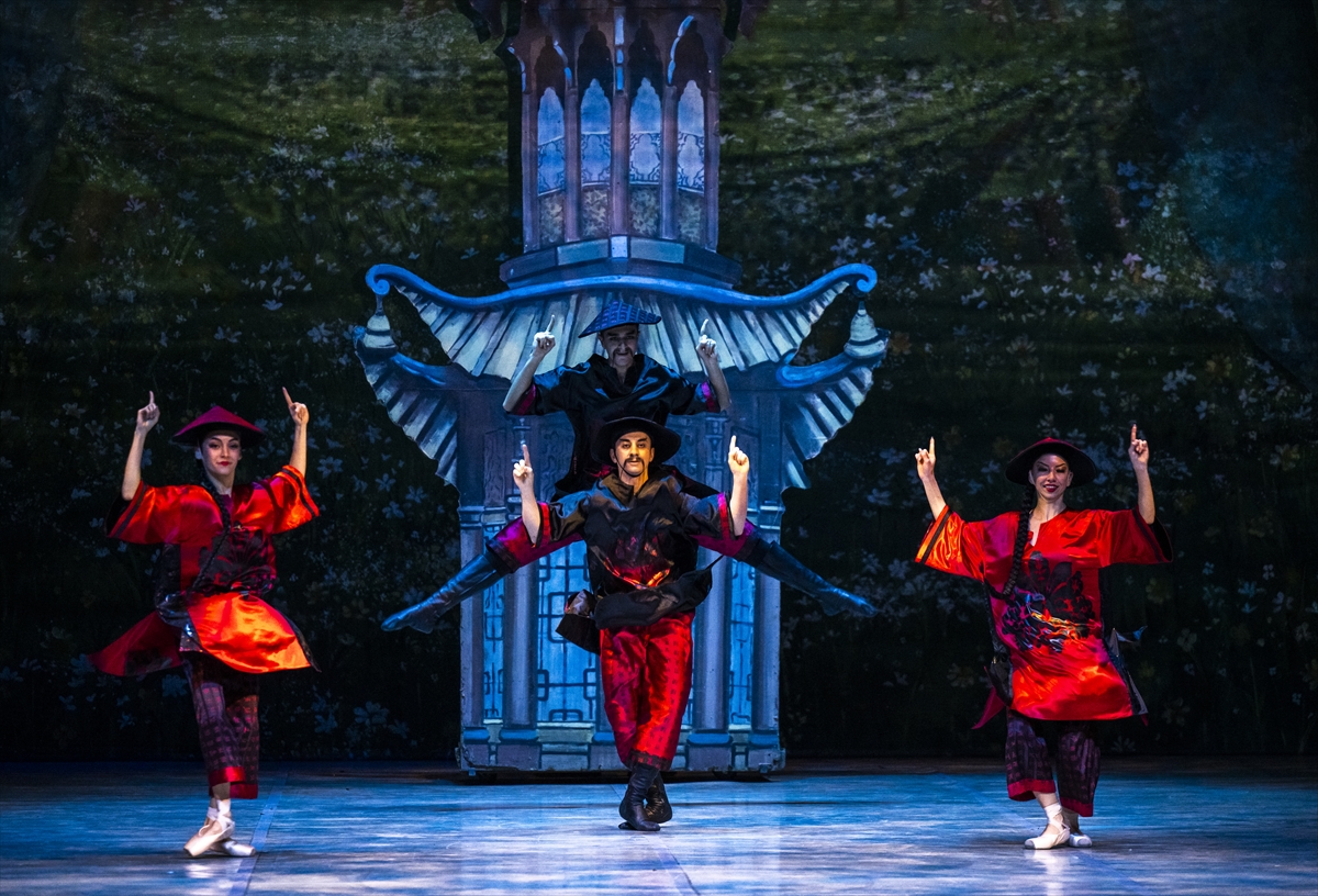 Ankara Devlet Opera ve Balesi'nden ilgi çeken prova: "Fındıkkıran"