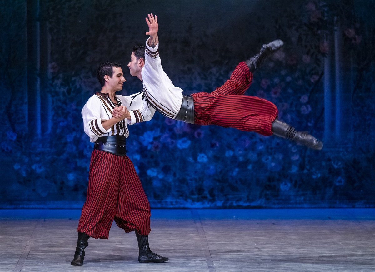 Ankara Devlet Opera ve Balesi'nden ilgi çeken prova: "Fındıkkıran"